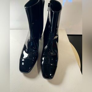 Carel Estime black patent Ankle zippered boots French size 41. New without tags
